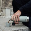 esbit-sculptor-isolierflasche-grau-vf1000sc-sg-in-der-stadt-lynxgear